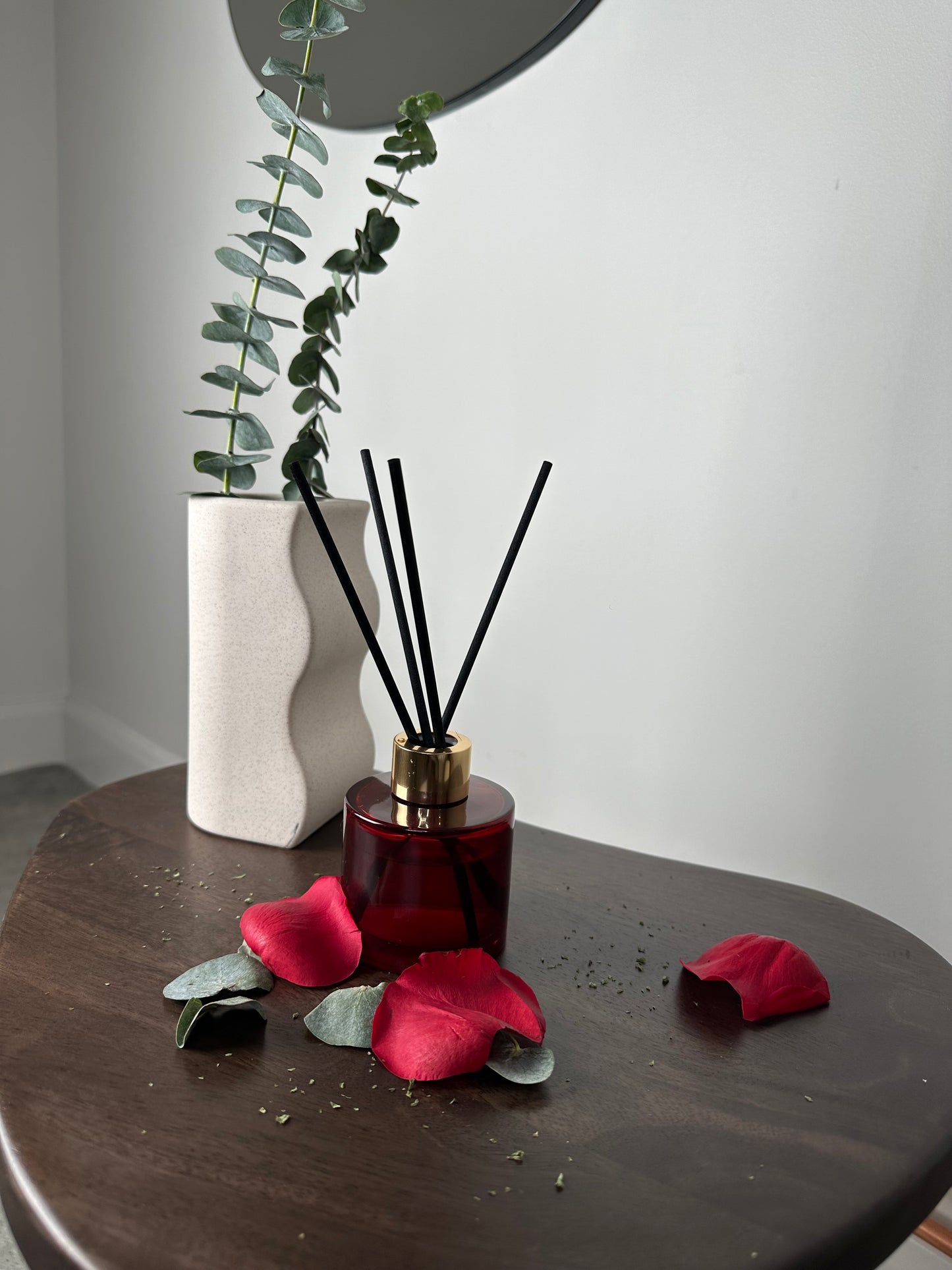 Sarai Noire - Luxury Perfume Inspired Reed Diffuser (Red limited edition bottle)